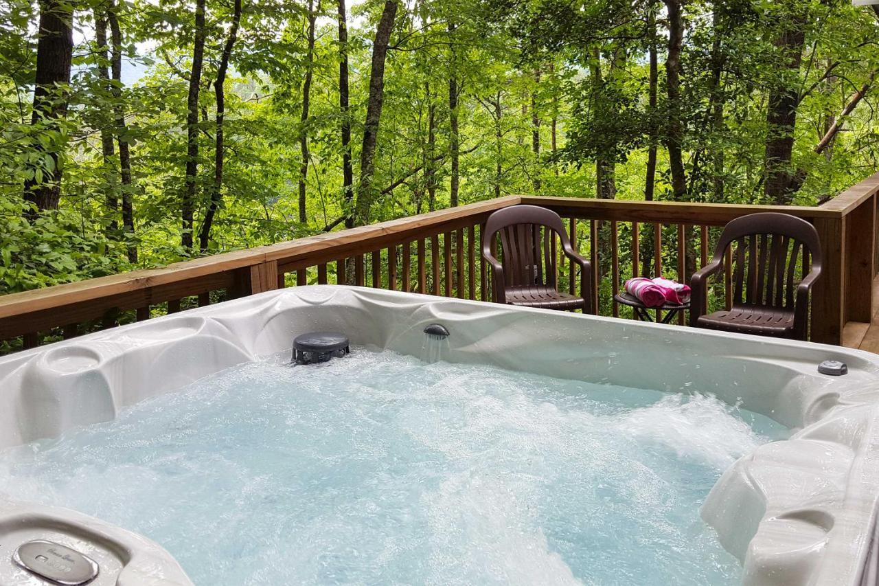 Natures Retreat With Hot Tub 7 Mi To Bryson City Whittier المظهر الخارجي الصورة