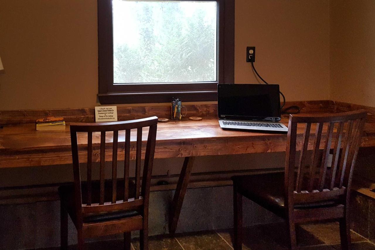 Natures Retreat With Hot Tub 7 Mi To Bryson City Whittier المظهر الخارجي الصورة